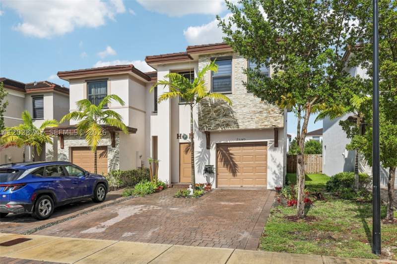4 bedroom Townhouse at 25345 SW 108th Ave, Allapattah Gdns, Homestead — photo 2