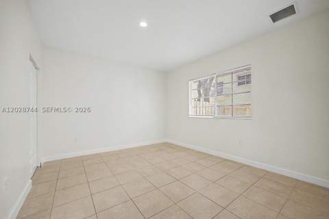 373 NE 26th Pl 102, Homestead FL - photo 10 of 17