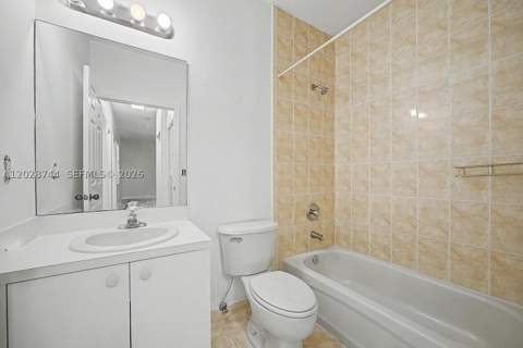 373 NE 26th Pl 102, Homestead FL - photo 13 of 17