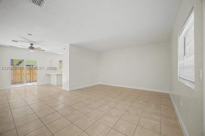 2 bedroom Condominium at 373 NE 26th Pl 102, Caribbean Isles Villas Co, Homestead — photo 3
