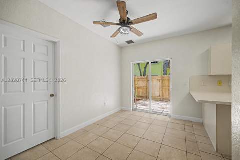 373 NE 26th Pl 102, Homestead FL - photo 6 of 17