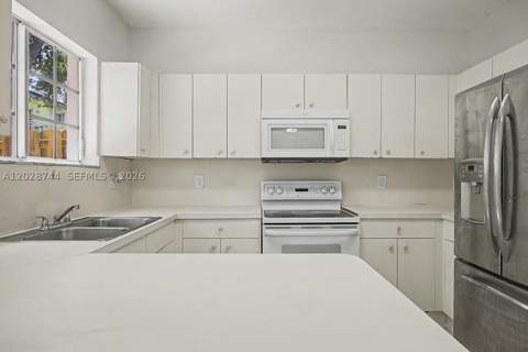 373 NE 26th Pl 102, Homestead FL - photo 8 of 17