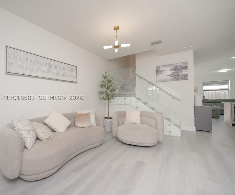 4 bedroom Townhouse at 28510 SW 134th Ave, Pine Isle, Homestead — photo 2