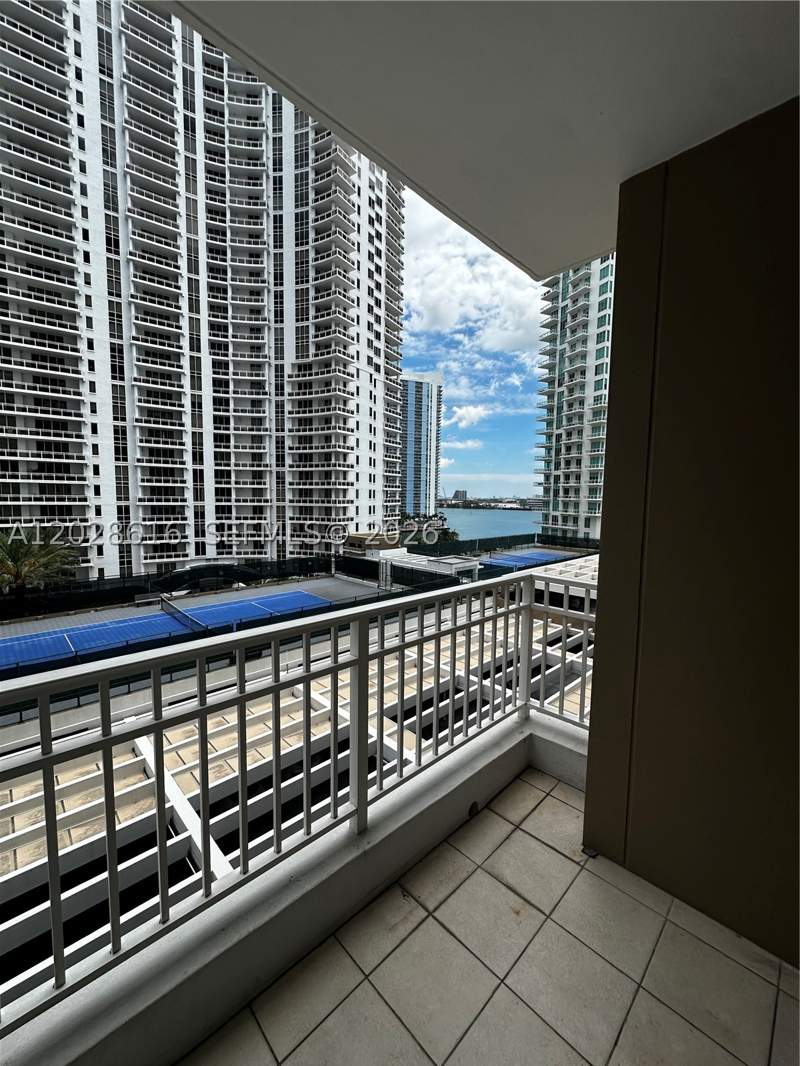 1 bedroom Condominium at 801 Brickell Key Blvd 906, Courts Brickell Key Condo, Miami — photo 3
