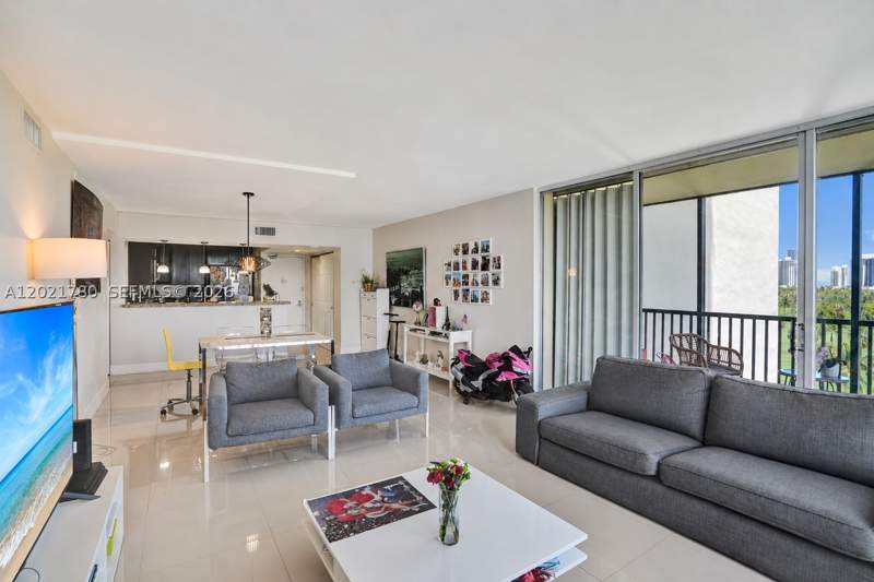 2 bedroom Condominium at 20335 W Country Club Dr 809, Coronado Condo- Tower I, Aventura — photo 2