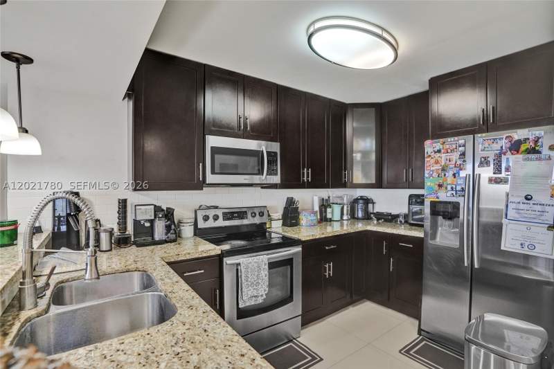 2 bedroom Condominium at 20335 W Country Club Dr 809, Coronado Condo- Tower I, Aventura — photo 4