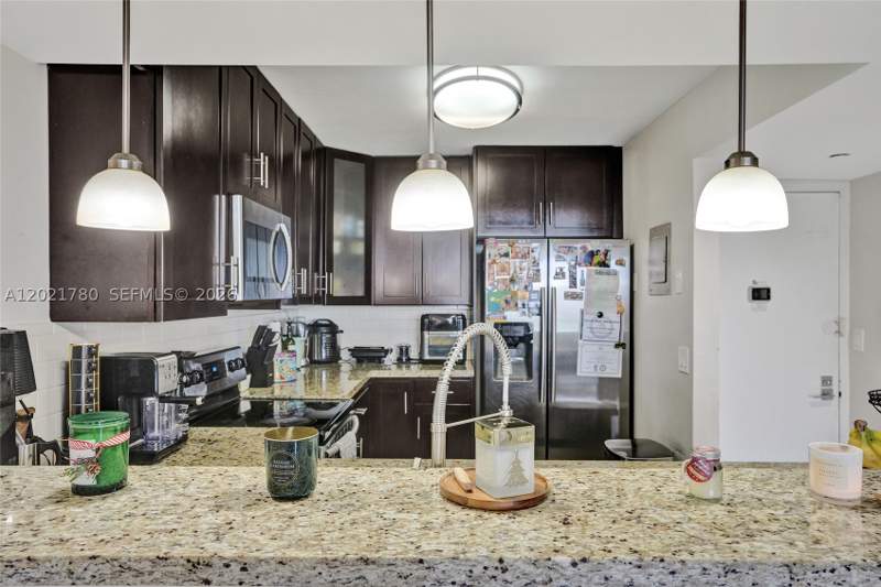 2 bedroom Condominium at 20335 W Country Club Dr 809, Coronado Condo- Tower I, Aventura — photo 5