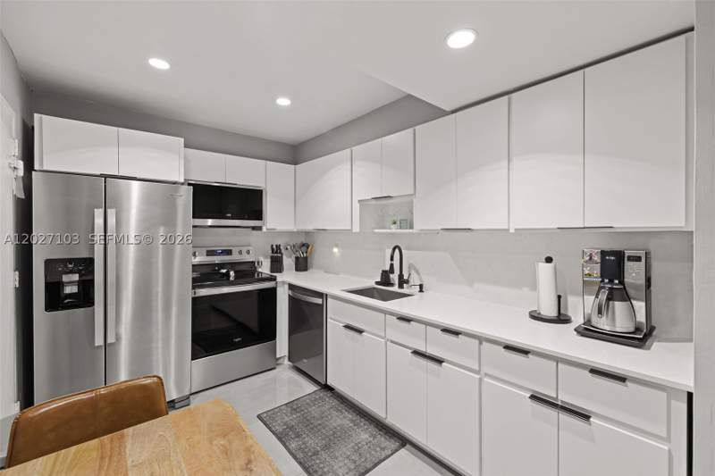 1 bedroom Condominium at 5001 Collins Ave 1E, Amd Pl Of First Ocean Fro, Miami Beach — photo 2