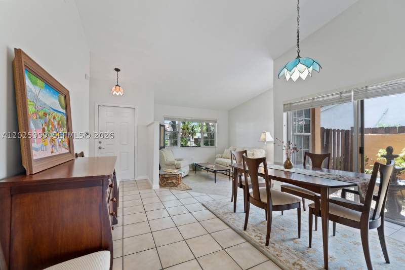 3 bedroom SingleFamilyResidence at 4260 SW 150th Ave, Lakes Of The Meadow - Nor, Miami — photo 5
