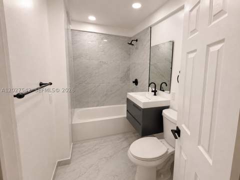 2627 NE 213th St, Miami FL - photo 11 of 14