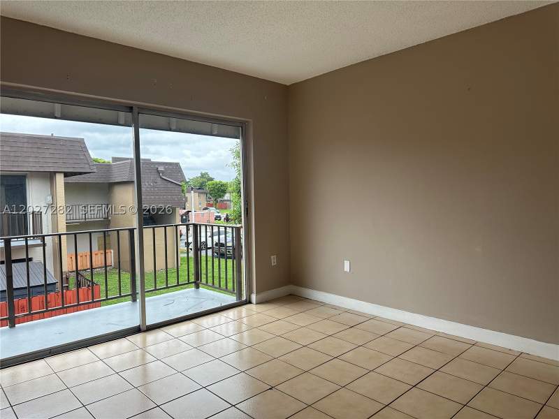 2 bedroom Condominium at 890 SW 129th Pl 208, University Trail Condo, Miami — photo 4