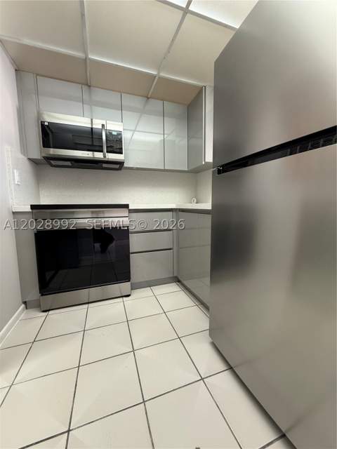 6820 W Flagler St 407, Miami FL - photo 11 of 37