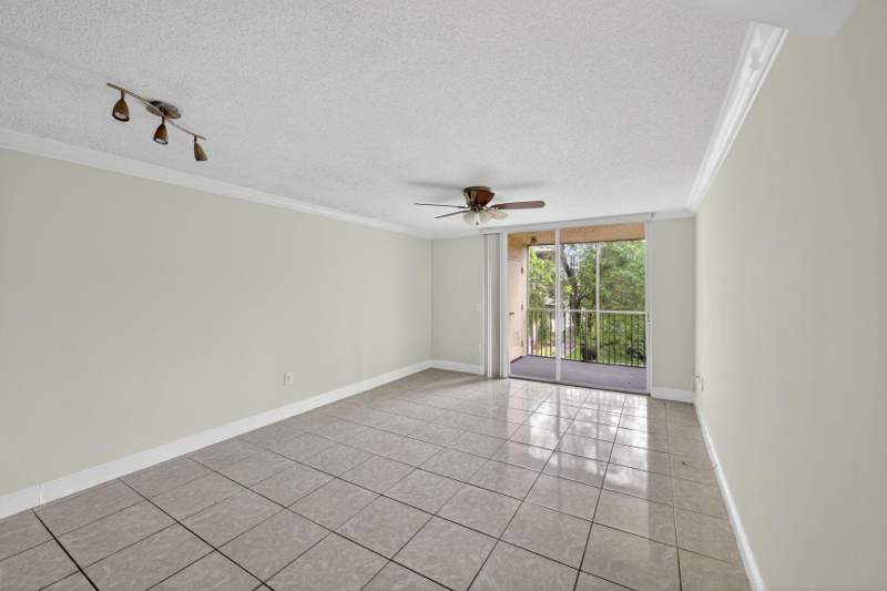 1 bedroom Condominium at 8363 Lake Drive 308, Las Vistas At Doral Condo, Doral — photo 3