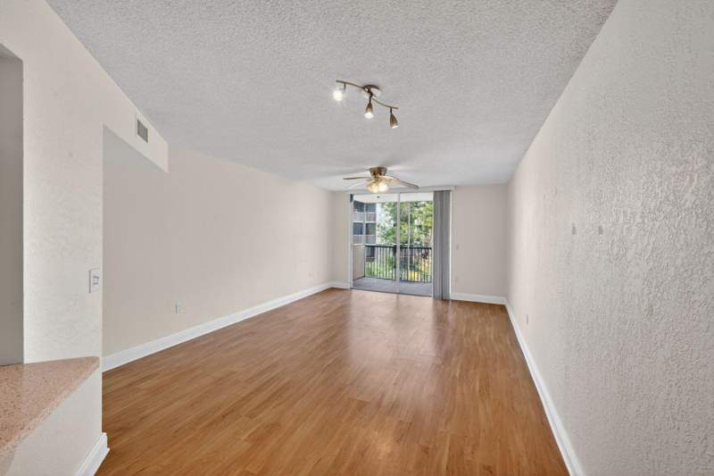 1 bedroom Condominium at 8353 Lake Drive 204, Las Vistas At Doral Condo, Doral — photo 2