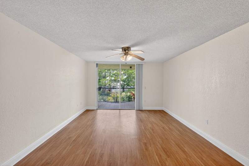 1 bedroom Condominium at 8353 Lake Drive 204, Las Vistas At Doral Condo, Doral — photo 3