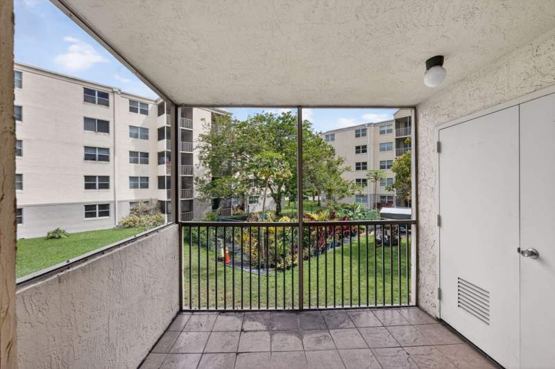 1 bedroom Condominium at 8353 Lake Drive 204, Las Vistas At Doral Condo, Doral — photo 5
