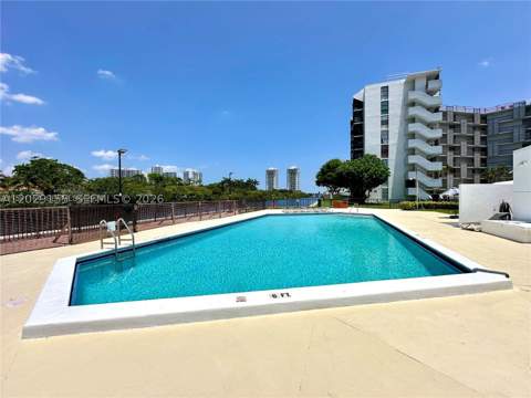3475 N Country Club Dr 503, Aventura FL - photo 16 of 28