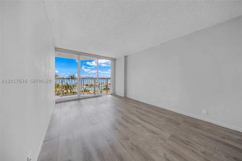 7601 E Treasure Dr 609, North Bay Village FL - photo 14 of 28