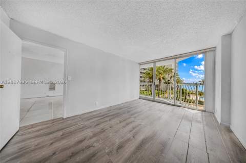 7601 E Treasure Dr 609, North Bay Village FL - photo 15 of 28