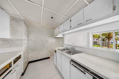 7601 E Treasure Dr 609, North Bay Village FL - photo 8 of 28