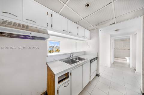 7601 E Treasure Dr 609, North Bay Village FL - photo 9 of 28