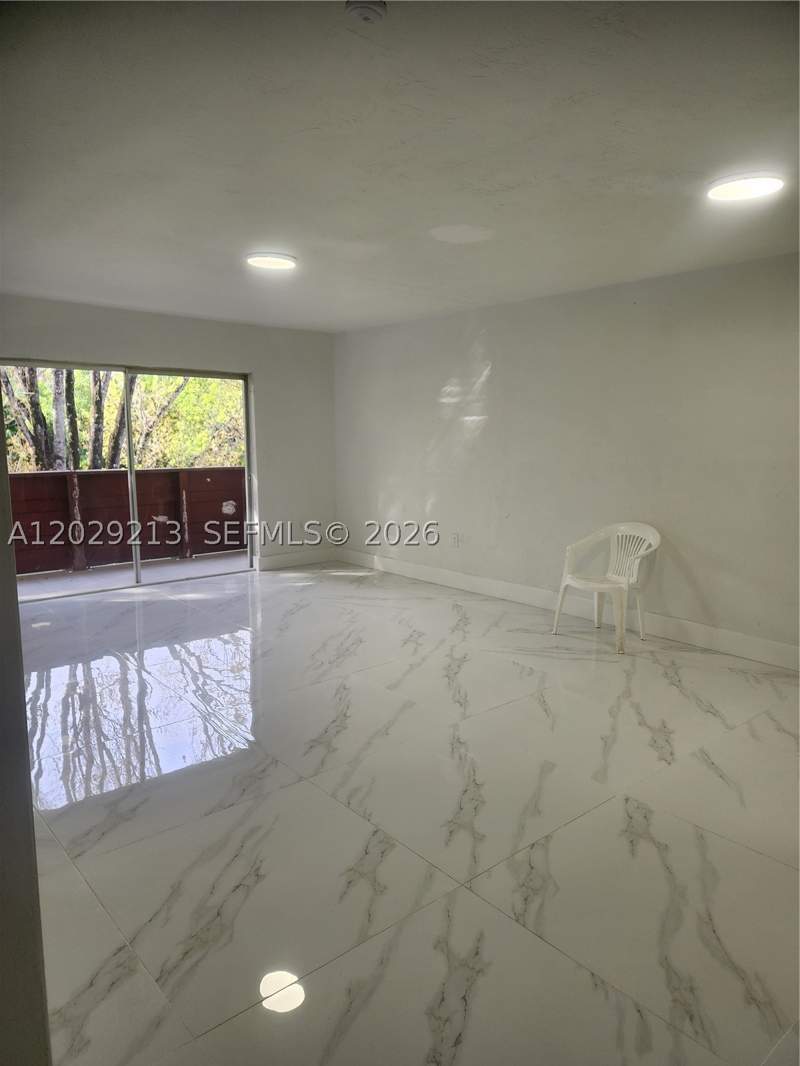 1 bedroom Condominium at 1205 Mariposa Ave 304, Villa Capri Condo, Coral Gables — photo 3