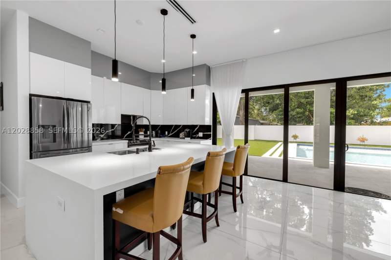 4 bedroom SingleFamilyResidence at 152 NW 165th St, Bisc Gardens Sec C, Miami — photo 3