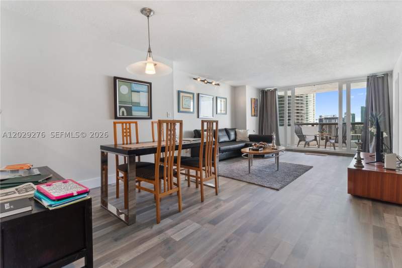 2 bedroom Condominium at 1717 N Bayshore Dr A-2837, Venetia Condo, Miami — photo 2