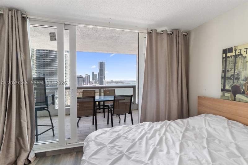 2 bedroom Condominium at 1717 N Bayshore Dr A-2837, Venetia Condo, Miami — photo 4