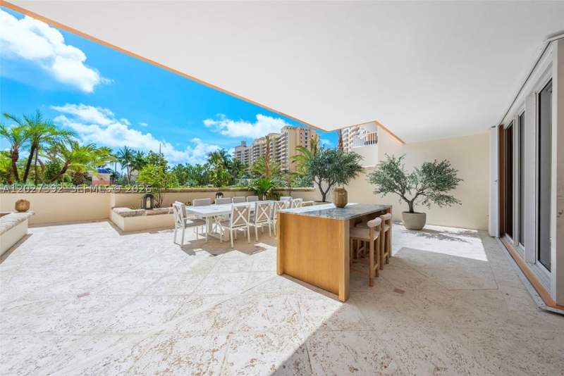 4 bedroom Condominium at 785 Crandon Blvd 205/305, Club Tower Two Condo, Key Biscayne — photo 4