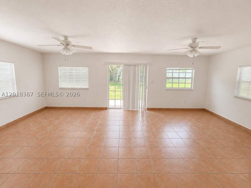 3 bedroom SingleFamilyResidence at 18054 SW 92nd Ct, Bel Aire Sec 16, Palmetto Bay — photo 3