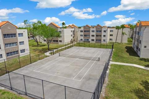 6135 NW 186th St 202, Hialeah FL - photo 23 of 27