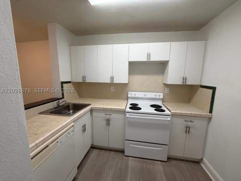 492 NW 165th St Rd C-211, Miami FL - photo 10 of 30