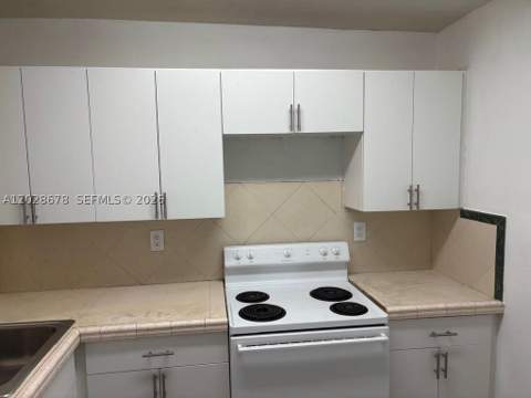 492 NW 165th St Rd C-211, Miami FL - photo 12 of 30
