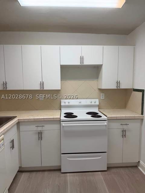 492 NW 165th St Rd C-211, Miami FL - photo 13 of 30