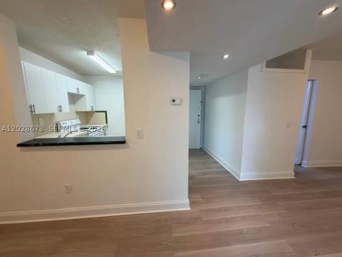 492 NW 165th St Rd C-211, Miami FL - photo 19 of 30