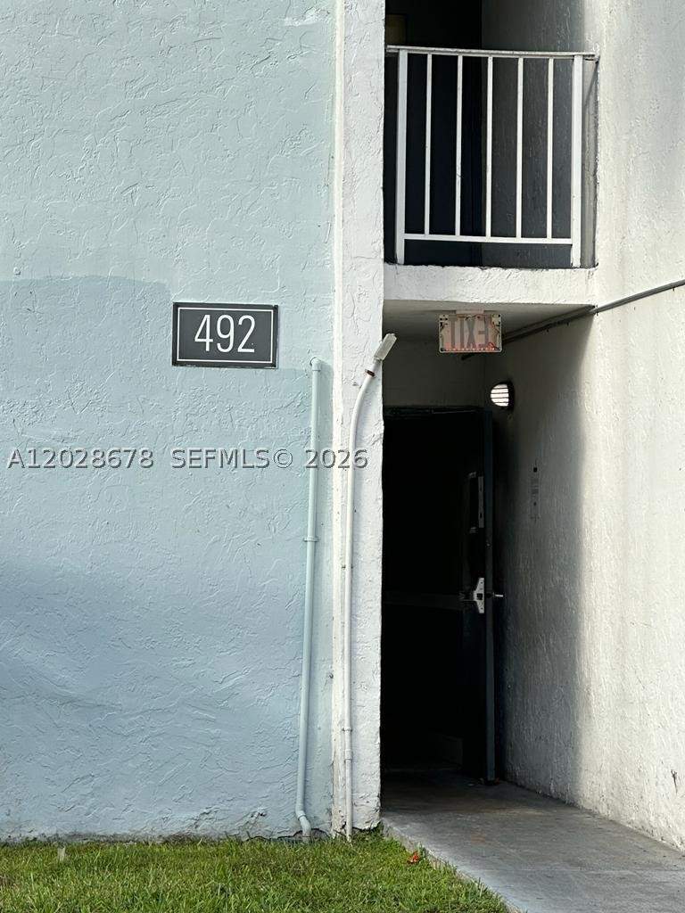 1 bedroom Condominium at 492 NW 165th St Rd C-211, Montecarlo Condo, Miami — photo 3