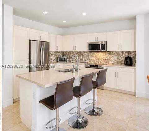 10555 NW 69th Ter, Doral FL - photo 13 of 44