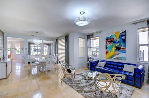 10555 NW 69th Ter, Doral FL - photo 17 of 44