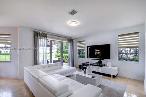 10555 NW 69th Ter, Doral FL - photo 22 of 44