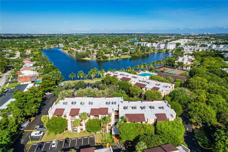 1 bedroom Condominium at 14501 N Kendall Dr 212H, Promenade At Kendale Lake, Miami — photo 2