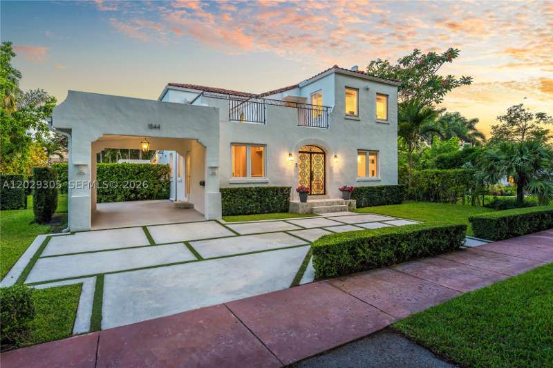 4 bedroom SingleFamilyResidence at 1544 Plasentia Ave, Coral Gables Country Club, Coral Gables — photo 2