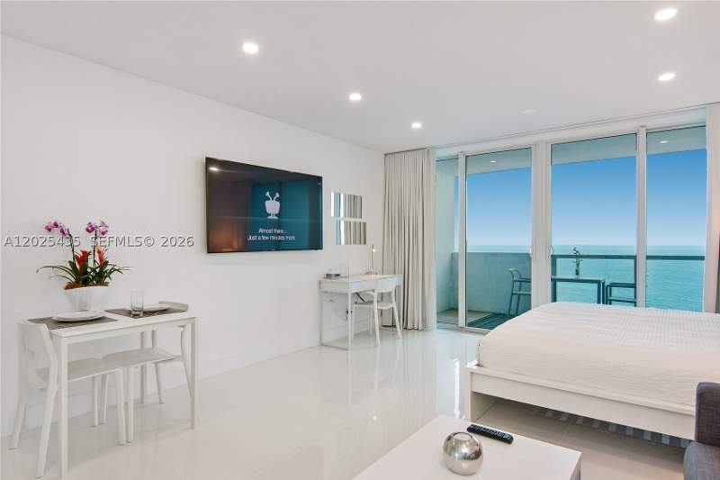 6 bedroom Condominium at 5445 Collins av 1730+1232+1424+928+724+12, Castle Beach Club Condo, Miami Beach — photo 2
