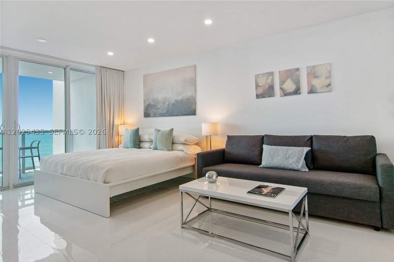 6 bedroom Condominium at 5445 Collins av 1730+1232+1424+928+724+12, Castle Beach Club Condo, Miami Beach — photo 3