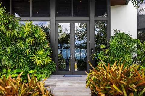 16470 NE 30th Ave, North Miami Beach FL - photo 6 of 62