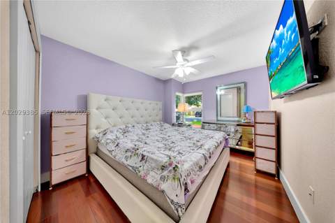 19641 NW 88th Ave, Hialeah FL - photo 8 of 26