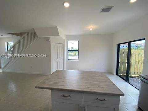 593 NE 208th Ter, Miami FL - photo 19 of 40