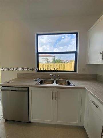 593 NE 208th Ter, Miami FL - photo 20 of 40