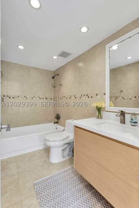 16518 NE 26th Ave 202, North Miami Beach FL - photo 13 of 37