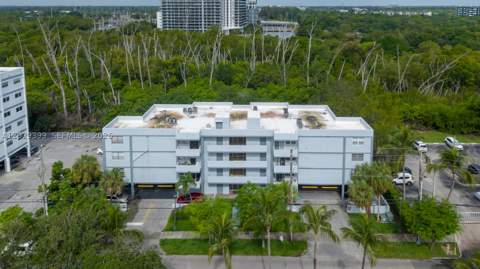 16518 NE 26th Ave 202, North Miami Beach FL - photo 23 of 37